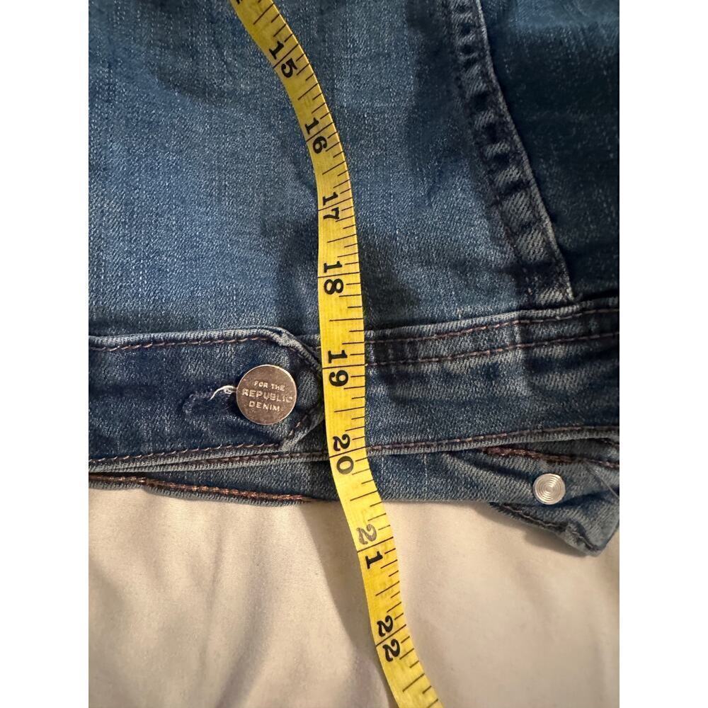 For The Republic Blue Medium Wash Frayed Button Front Denim Jacket Size XS - Picture 6 of 8